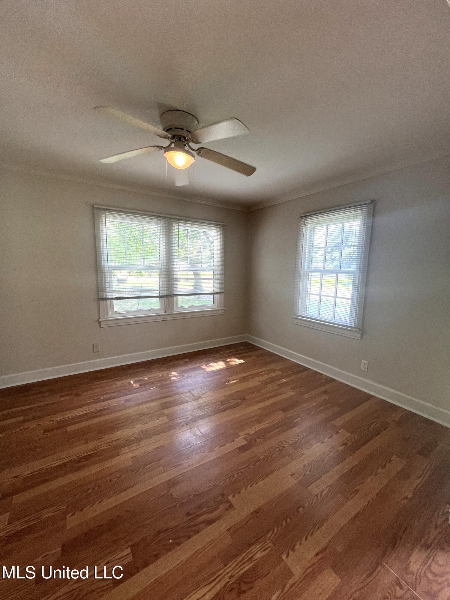 1693-r Vine Street Property Photo 6