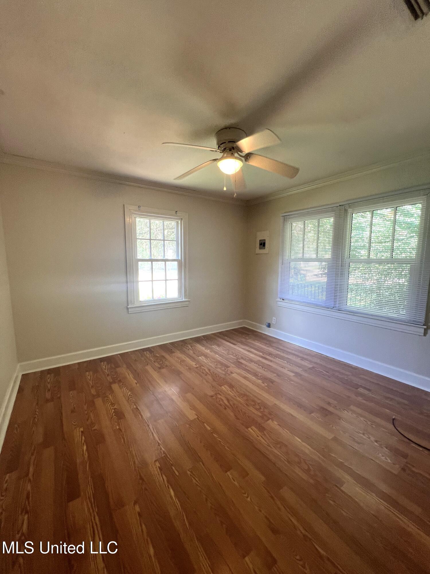 1693-r Vine Street Property Photo 7