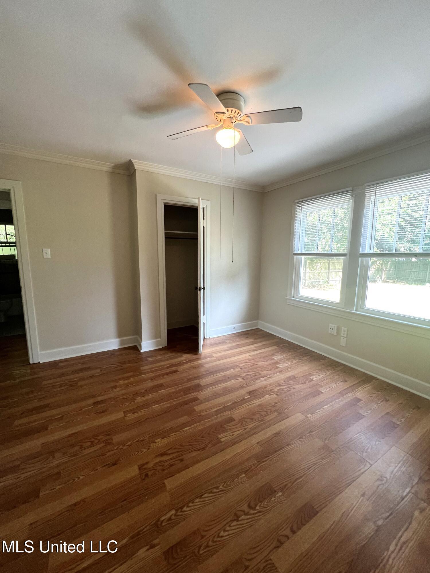 1693-r Vine Street Property Photo 8