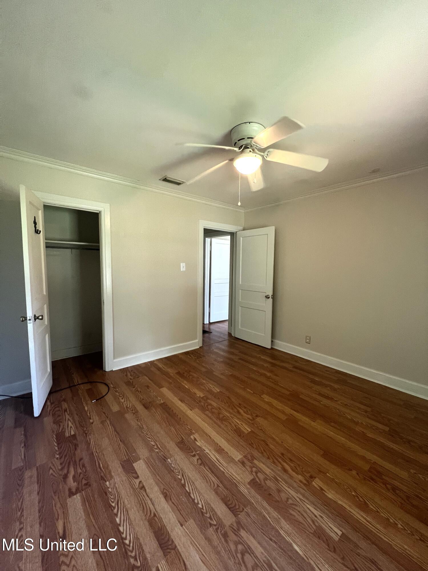 1693-r Vine Street Property Photo 9