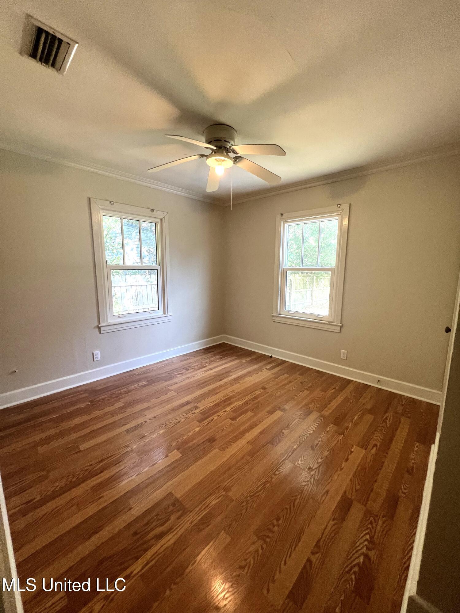 1693-r Vine Street Property Photo 10