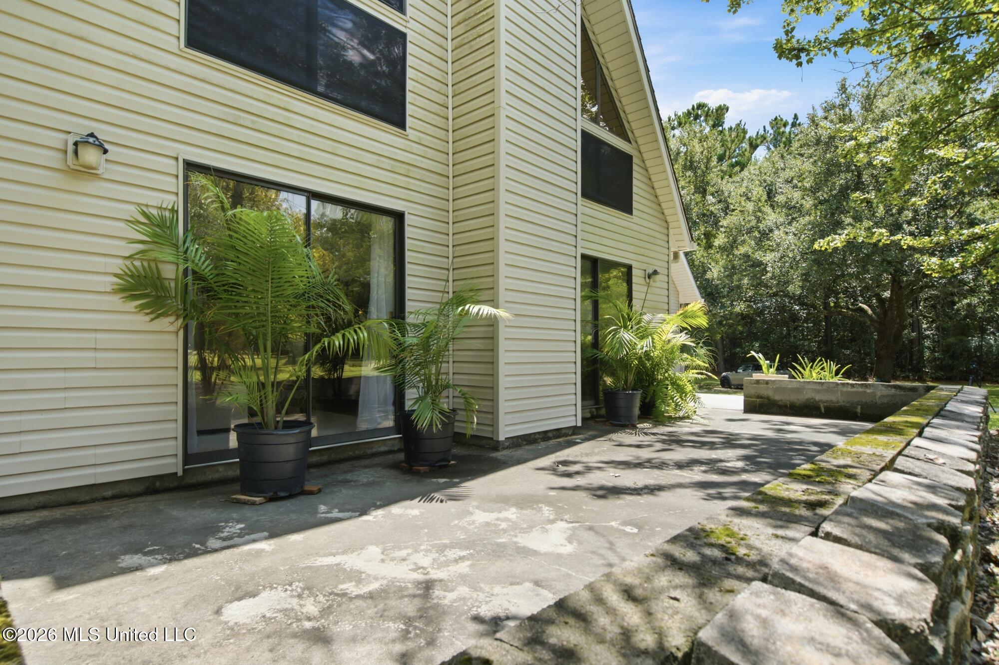 17376 Saucier Lizana Road Property Photo 6