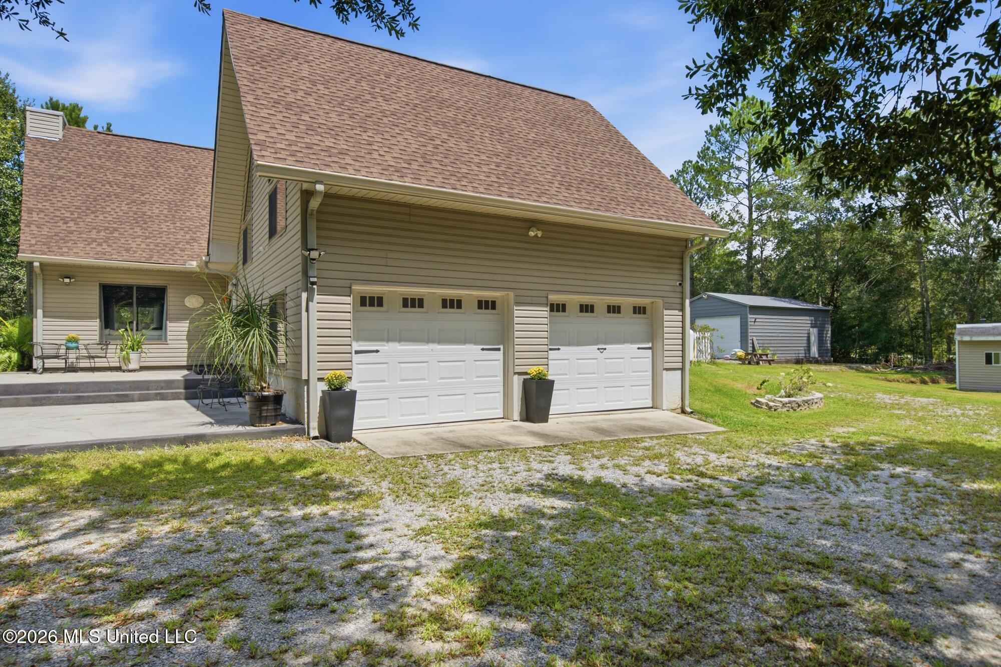 17376 Saucier Lizana Road Property Photo 7