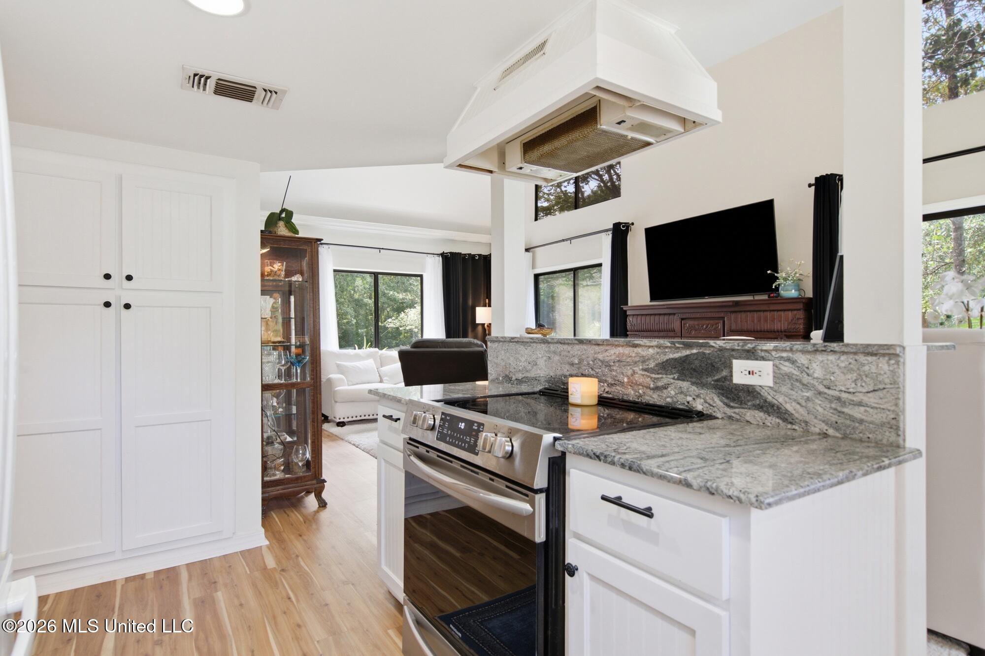17376 Saucier Lizana Road Property Photo 15