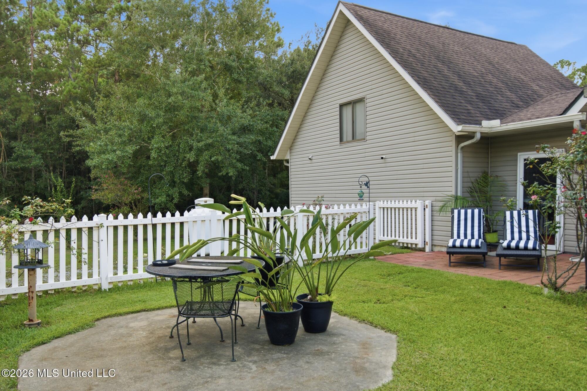 17376 Saucier Lizana Road Property Photo 35