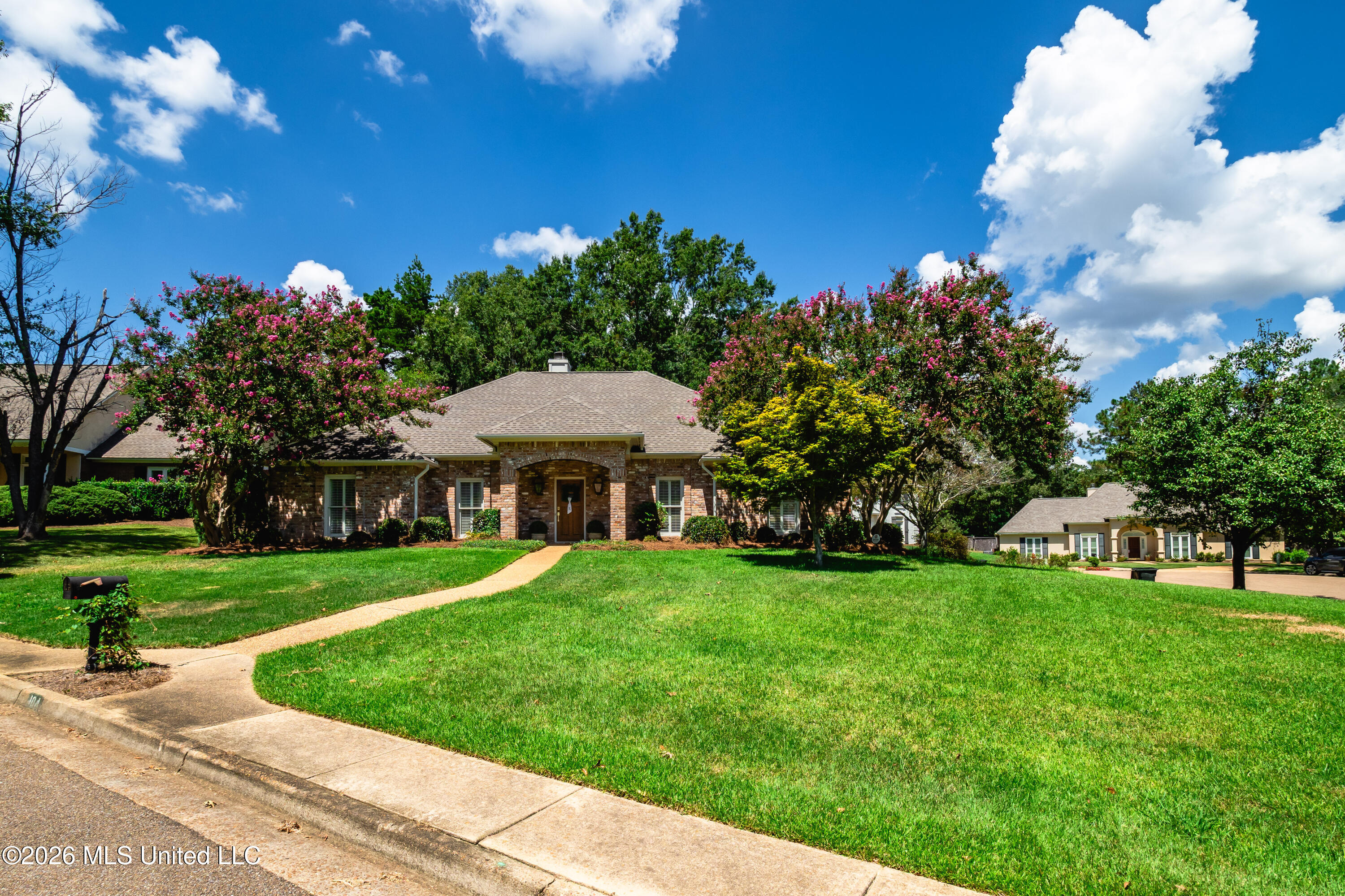 104 Arbor Ridge Road Property Photo 3
