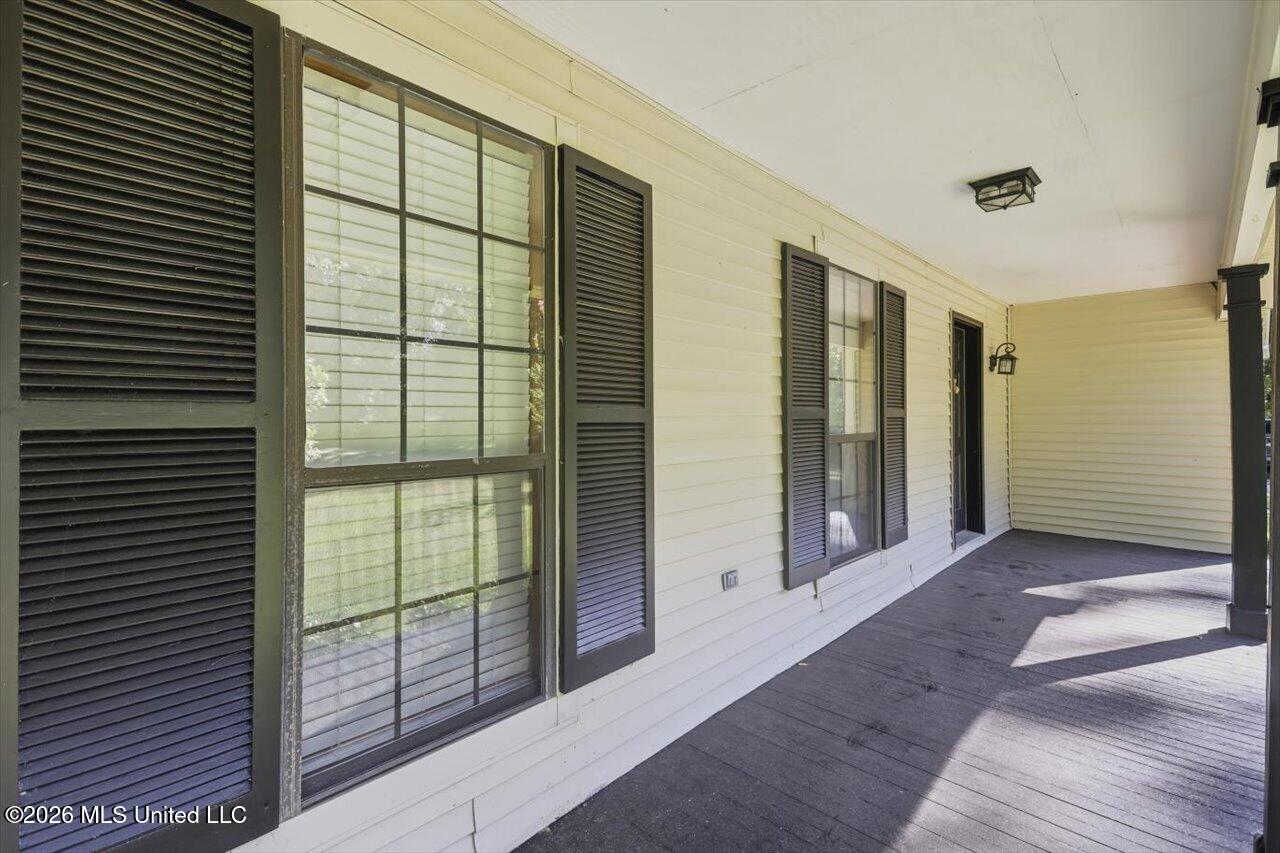 2053 Warrenton Property Photo 6