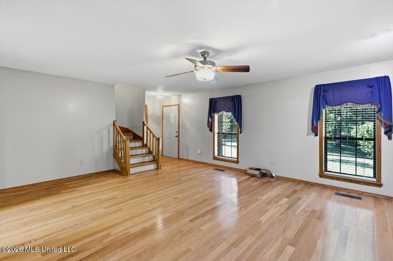 2053 Warrenton Property Photo 8