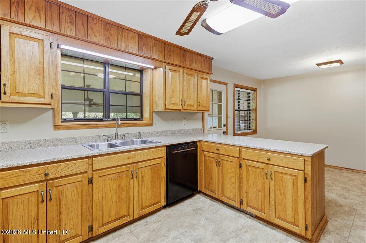 2053 Warrenton Property Photo 12