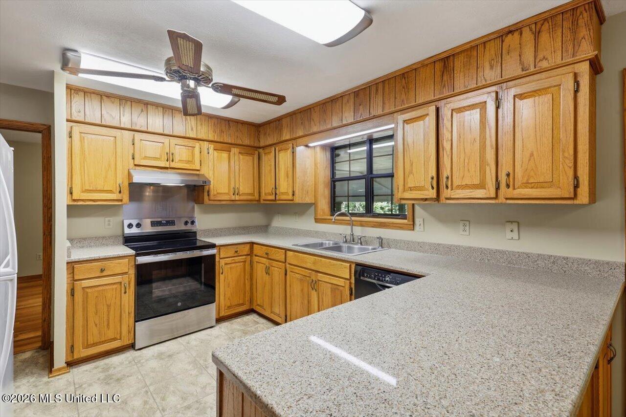 2053 Warrenton Property Photo 14