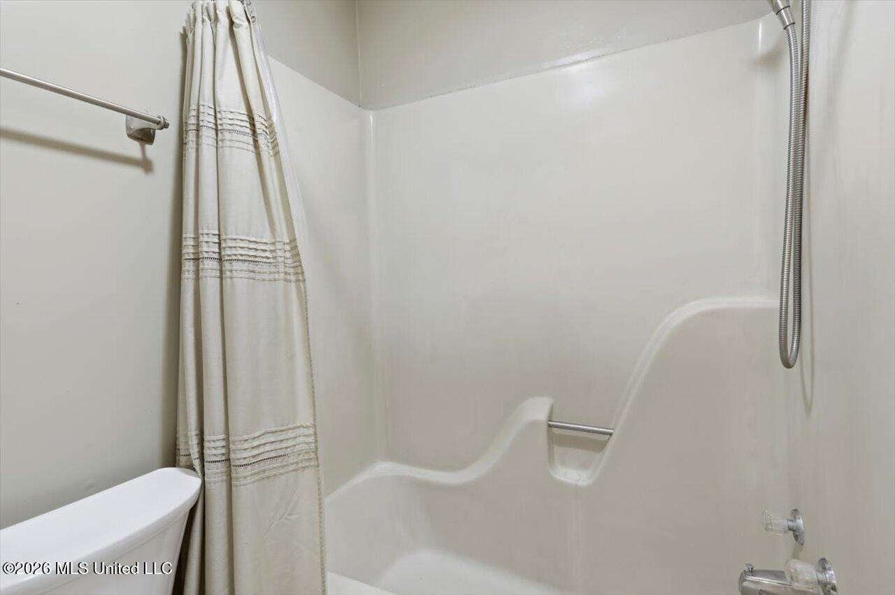 2053 Warrenton Property Photo 23