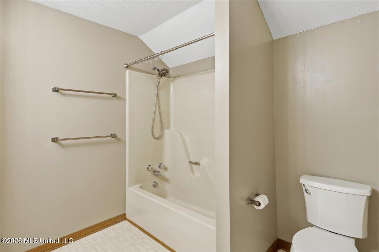 2053 Warrenton Property Photo 30