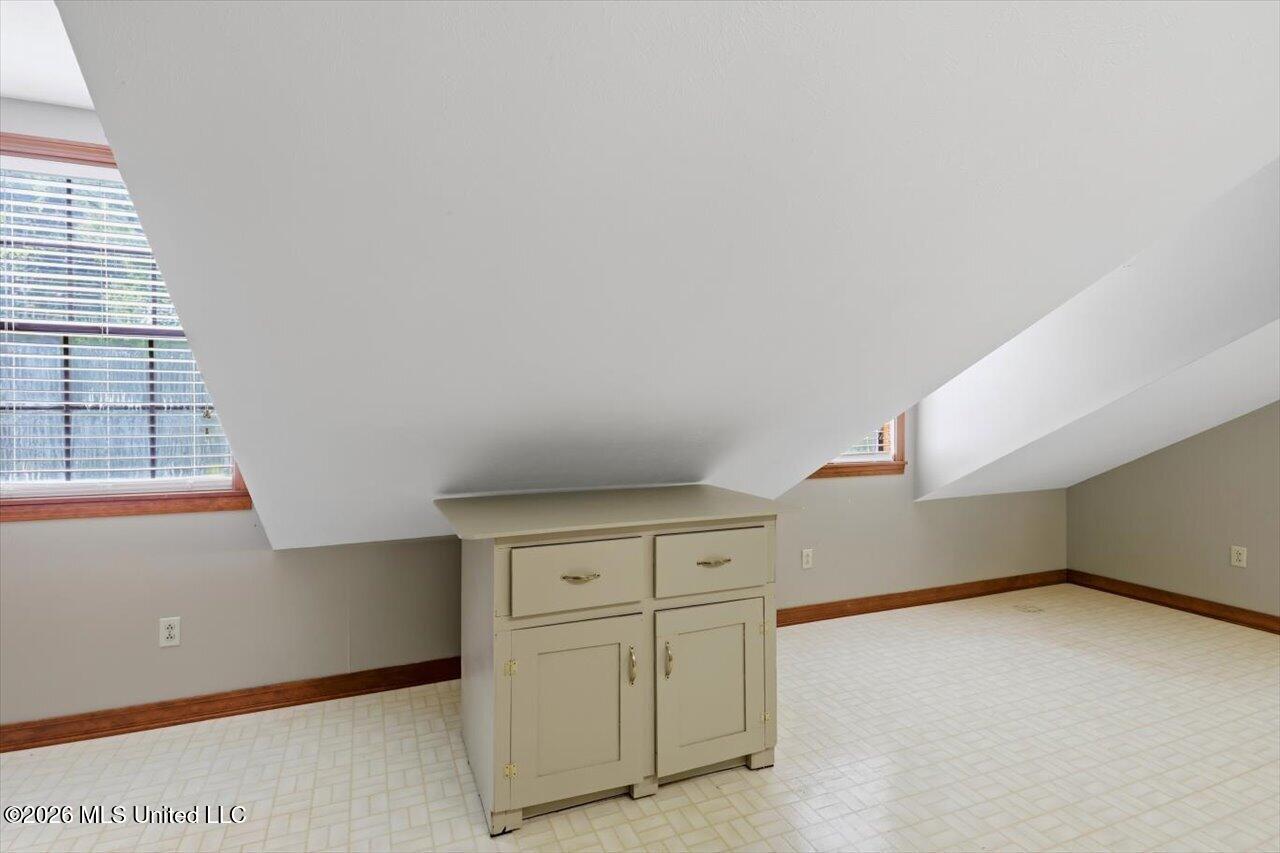 2053 Warrenton Property Photo 33