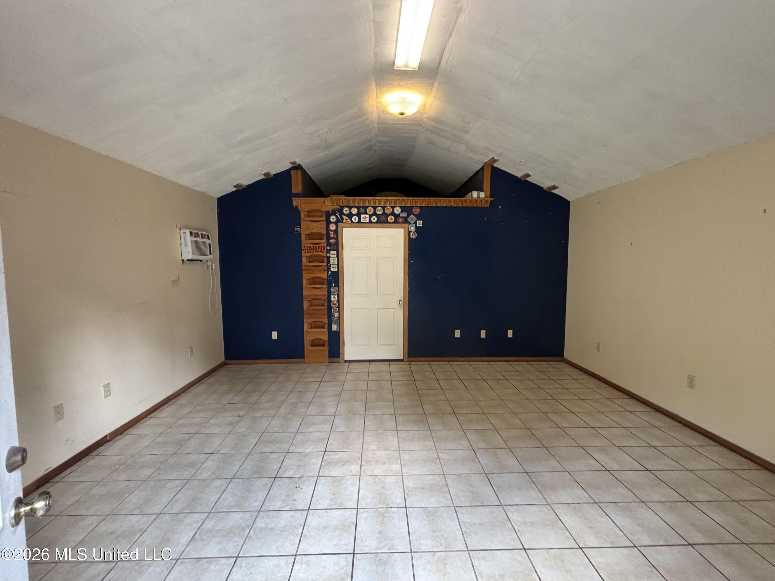 2053 Warrenton Property Photo 46