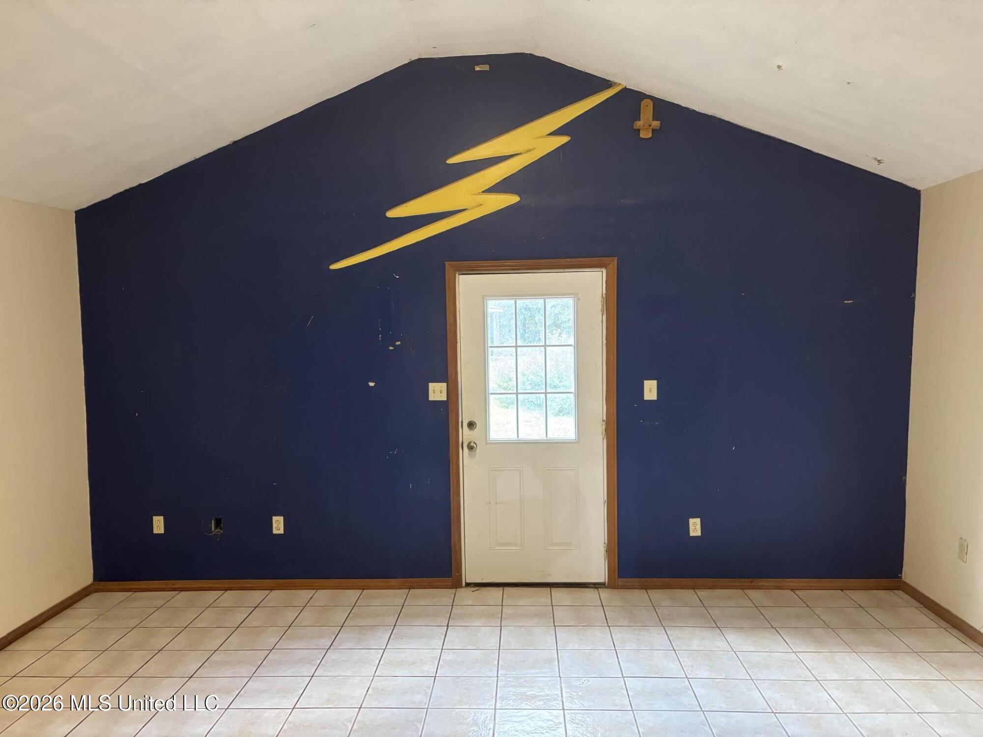 2053 Warrenton Property Photo 49