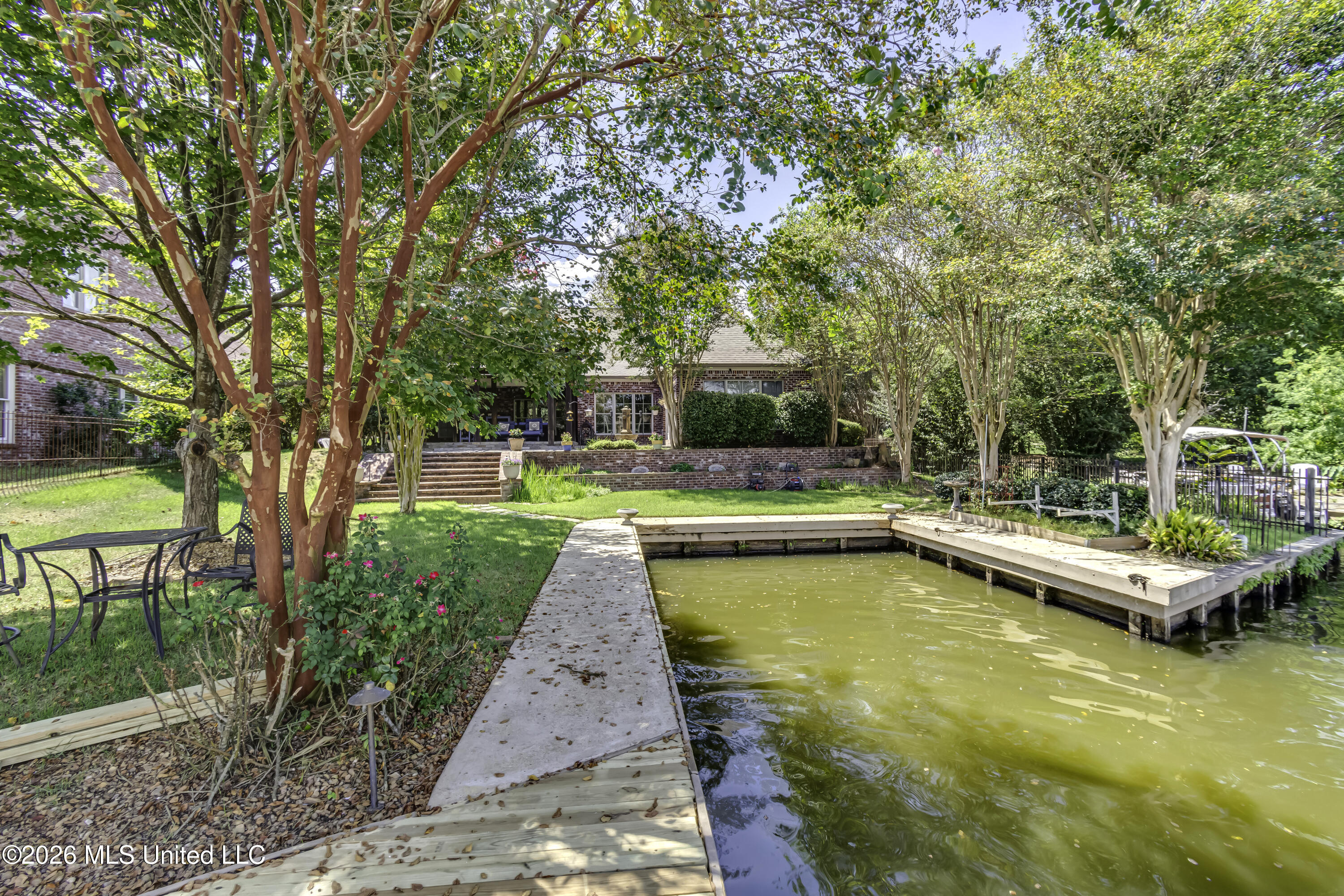 114 Northshore Way Property Photo 4