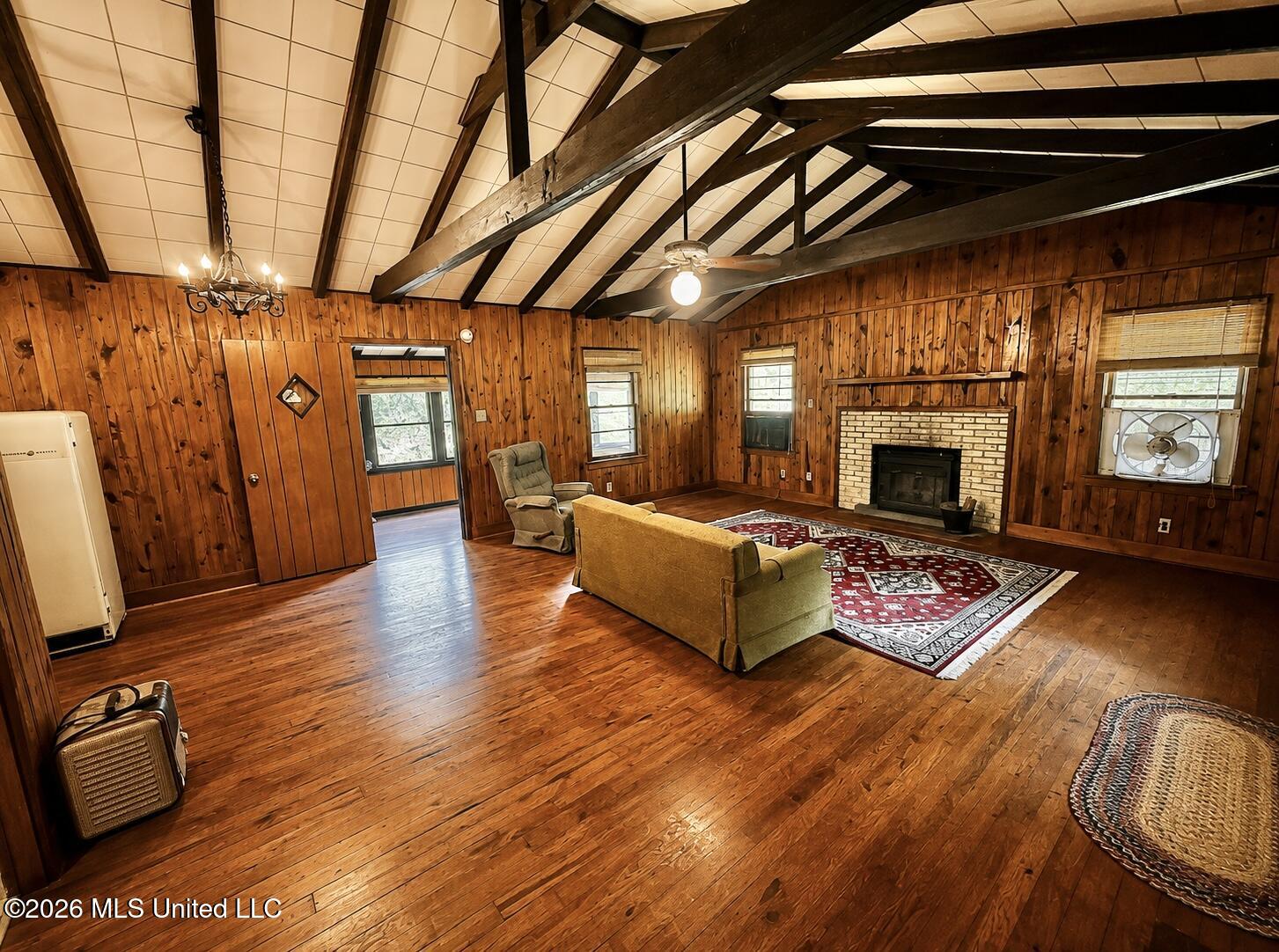 330 Lake Shore Drive Property Photo 9