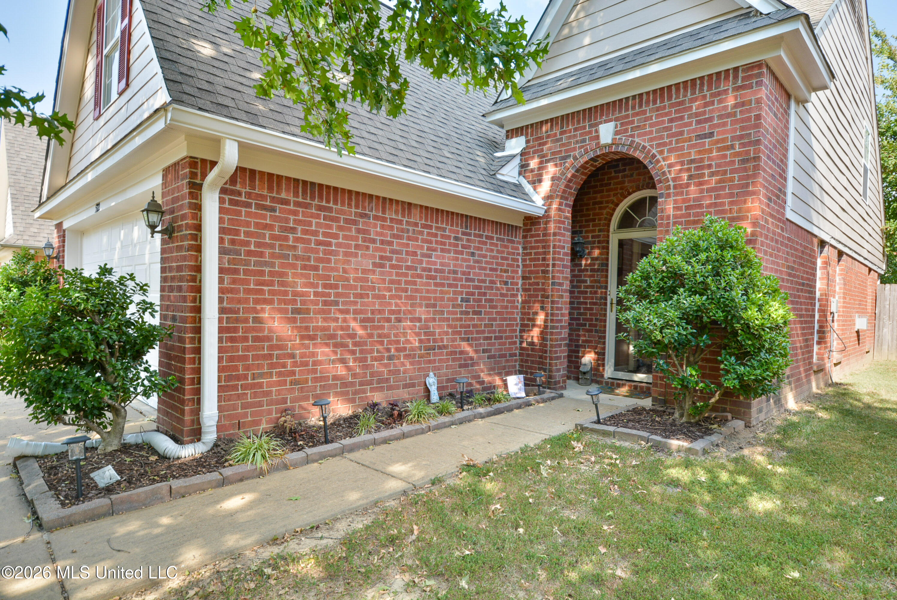 5322 Kalian Cove Property Photo 2