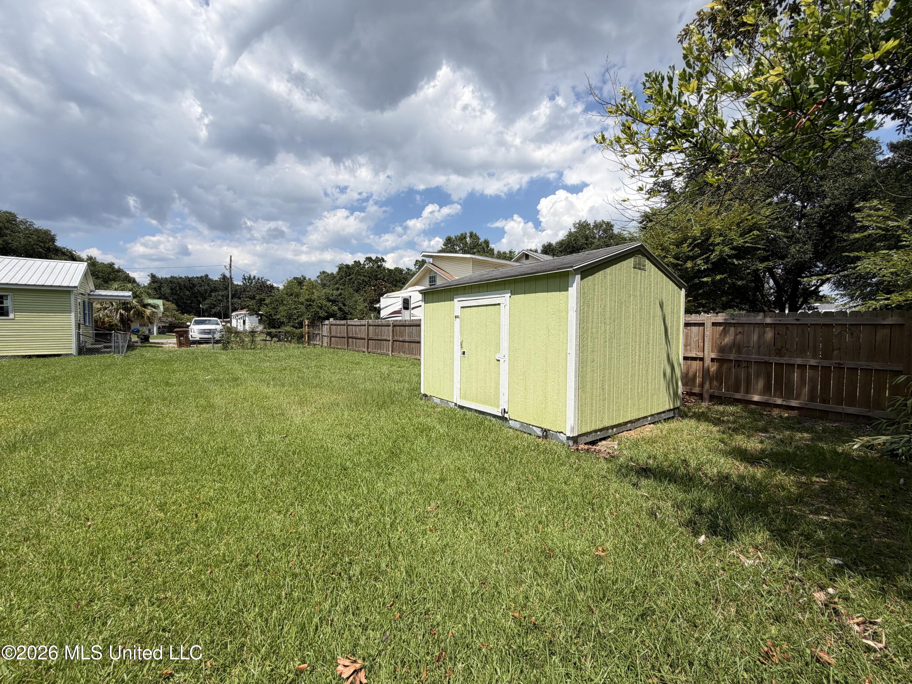 1639 Anita Court Property Photo 7