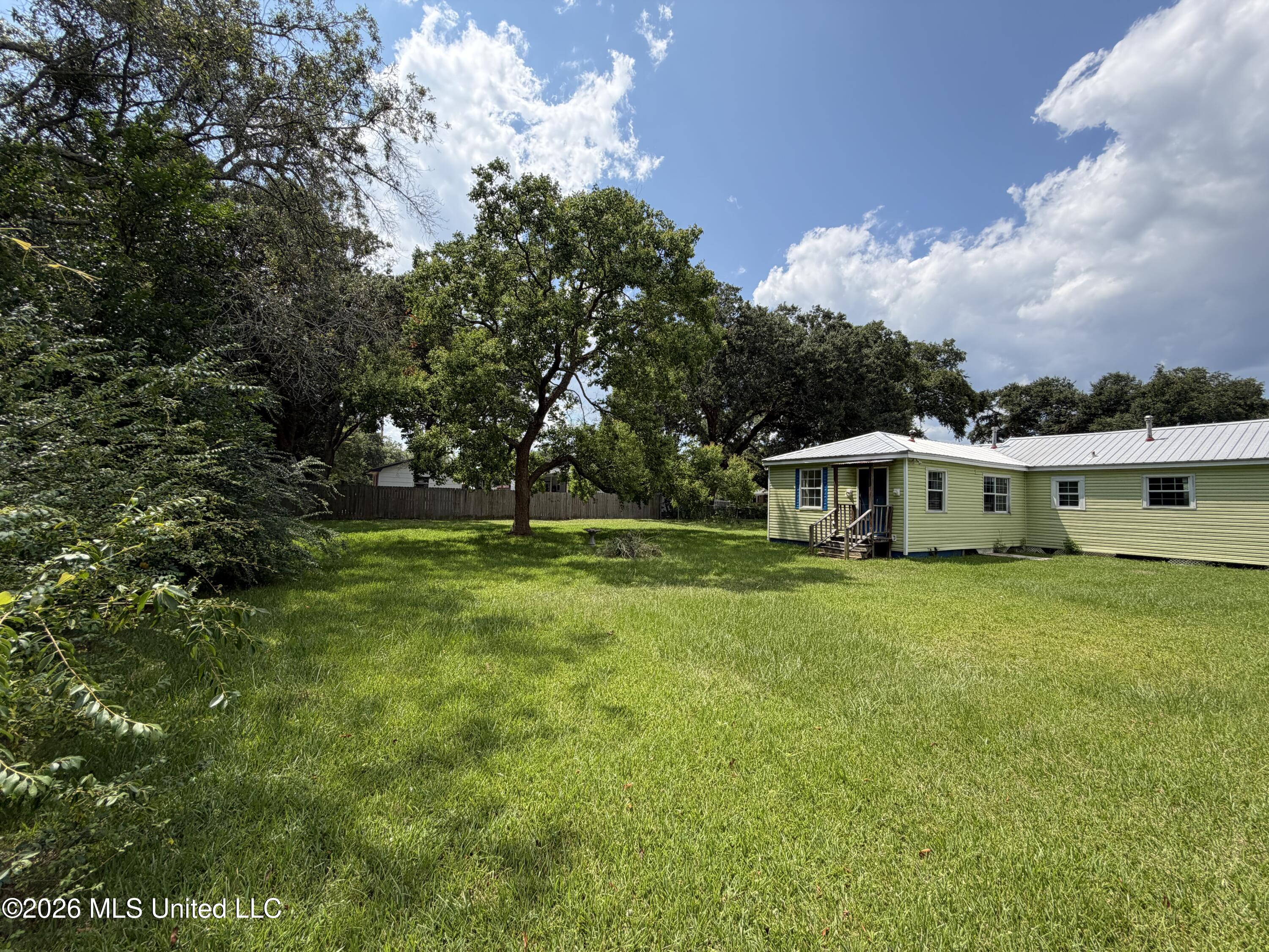 1639 Anita Court Property Photo 10