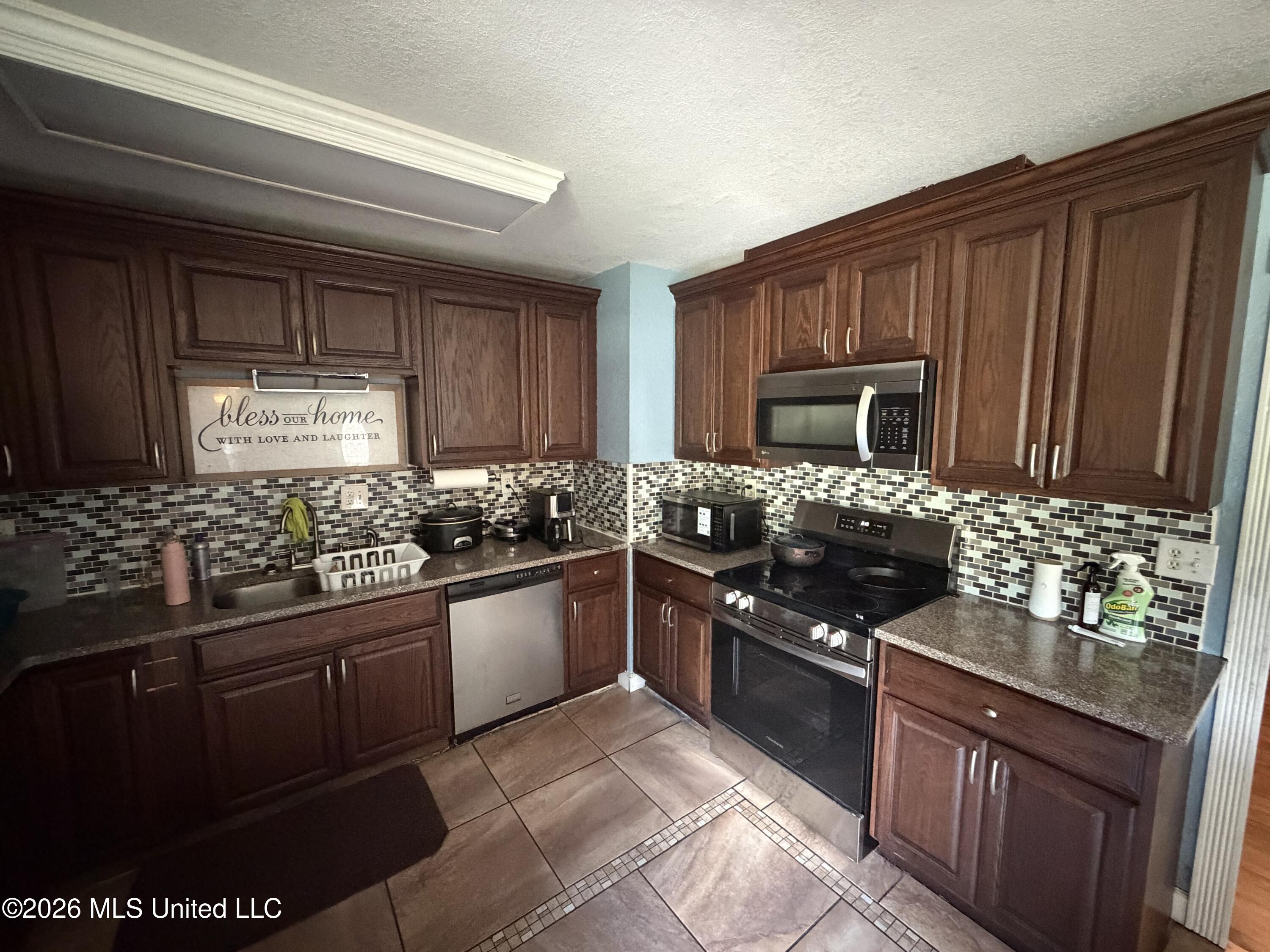 2184 Alice Drive Property Photo 8