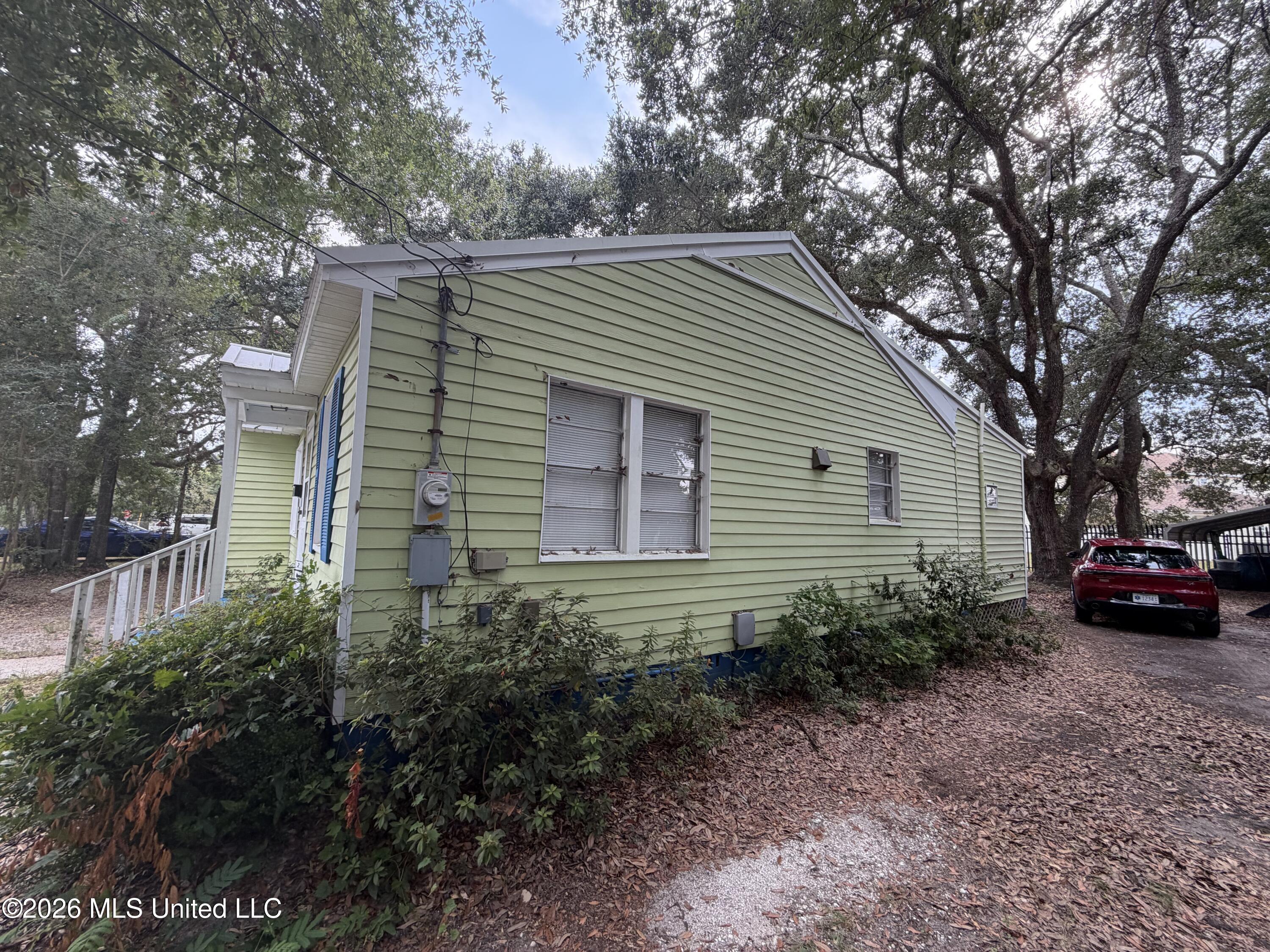 1656 Hollywood Boulevard Property Photo 3