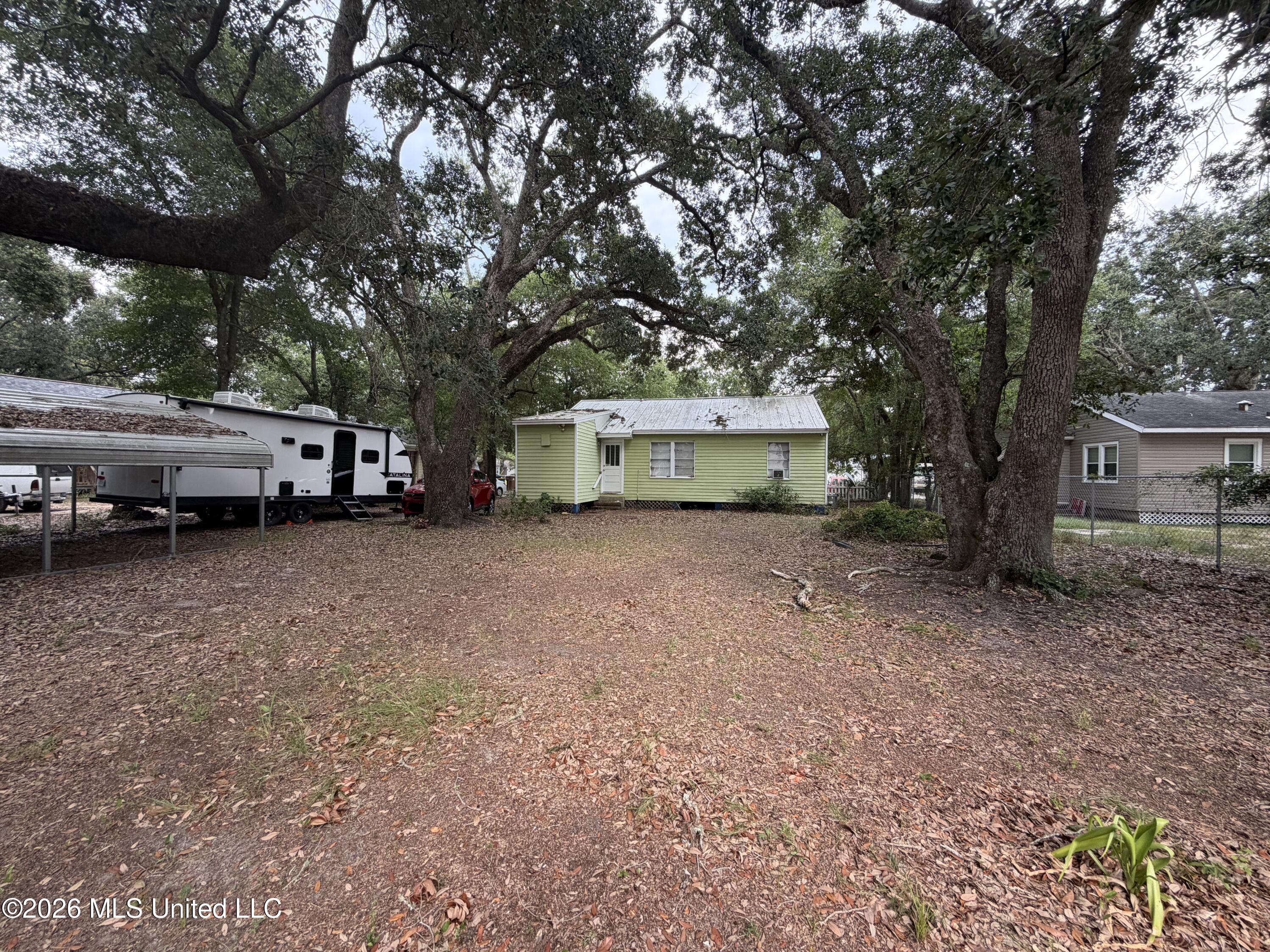 1656 Hollywood Boulevard Property Photo 4
