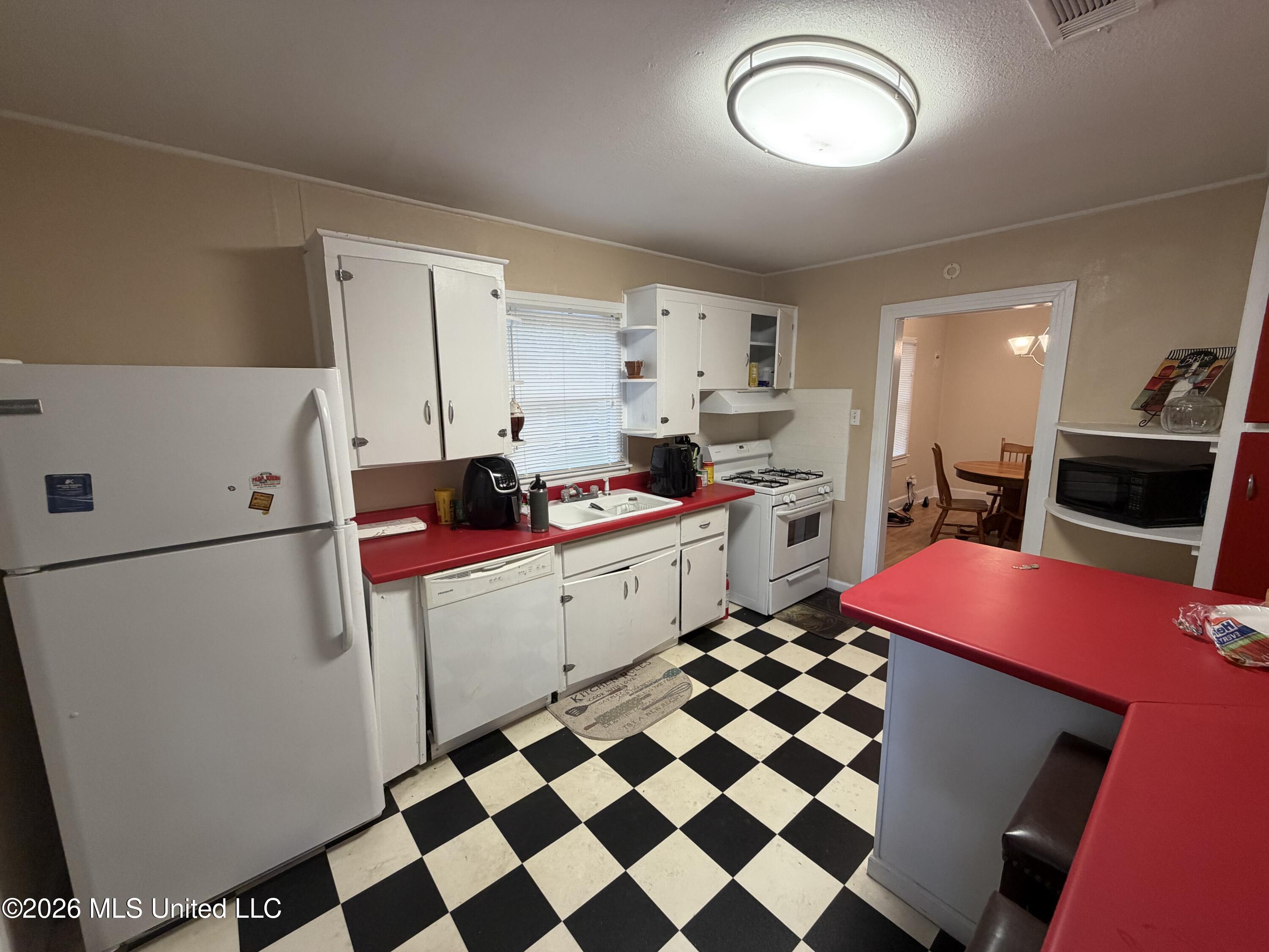 1656 Hollywood Boulevard Property Photo 11