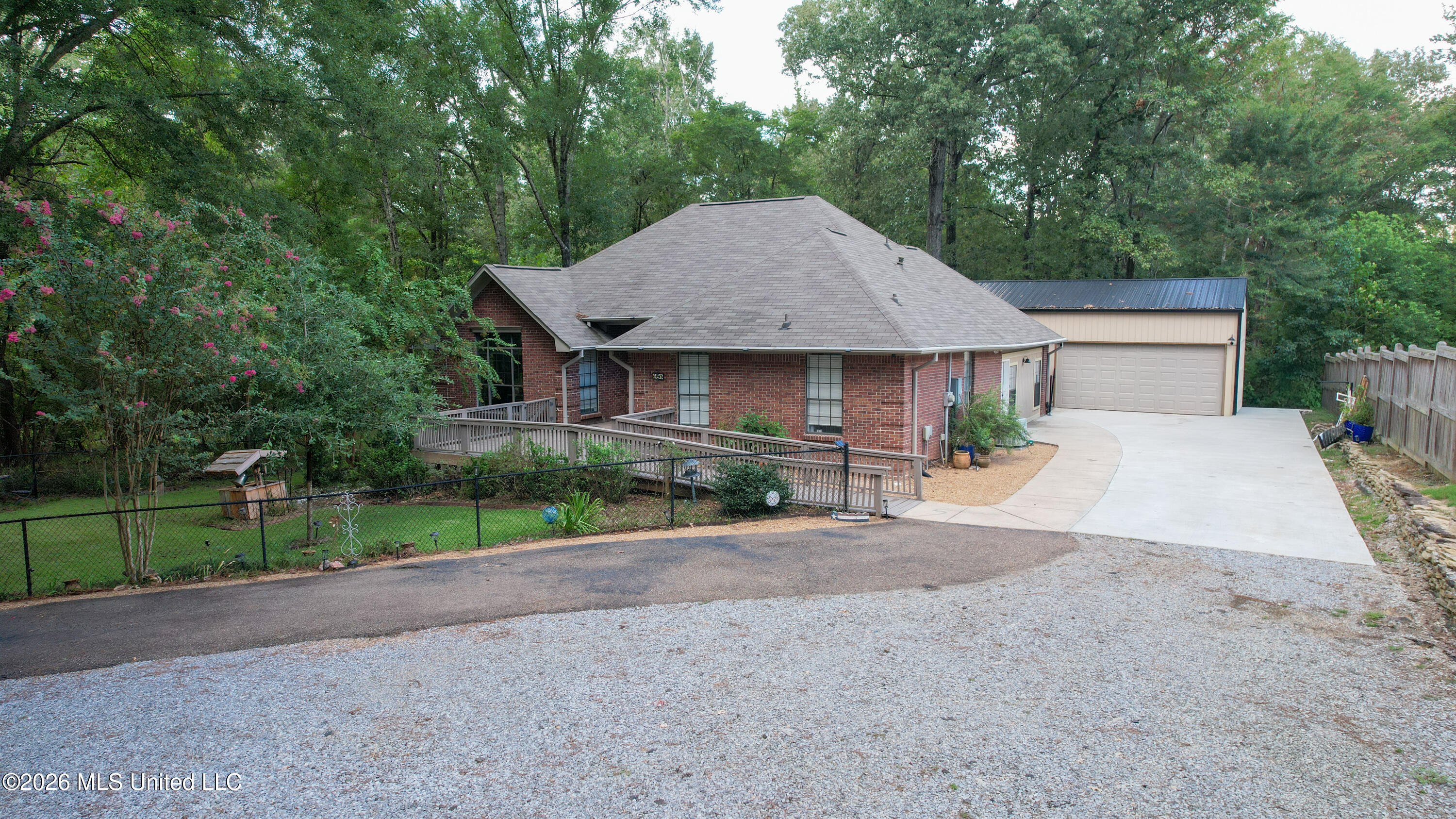 197 Lorman Lane Property Photo 1