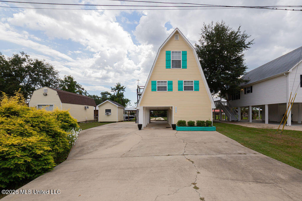 6085 Apache Drive Property Photo 1