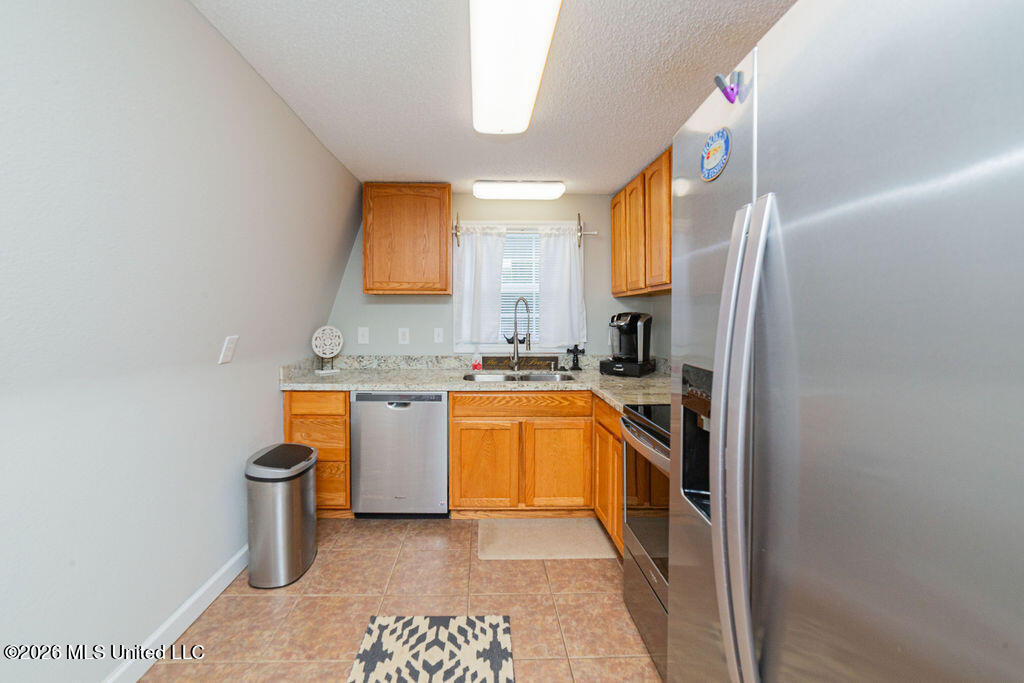 6085 Apache Drive Property Photo 3
