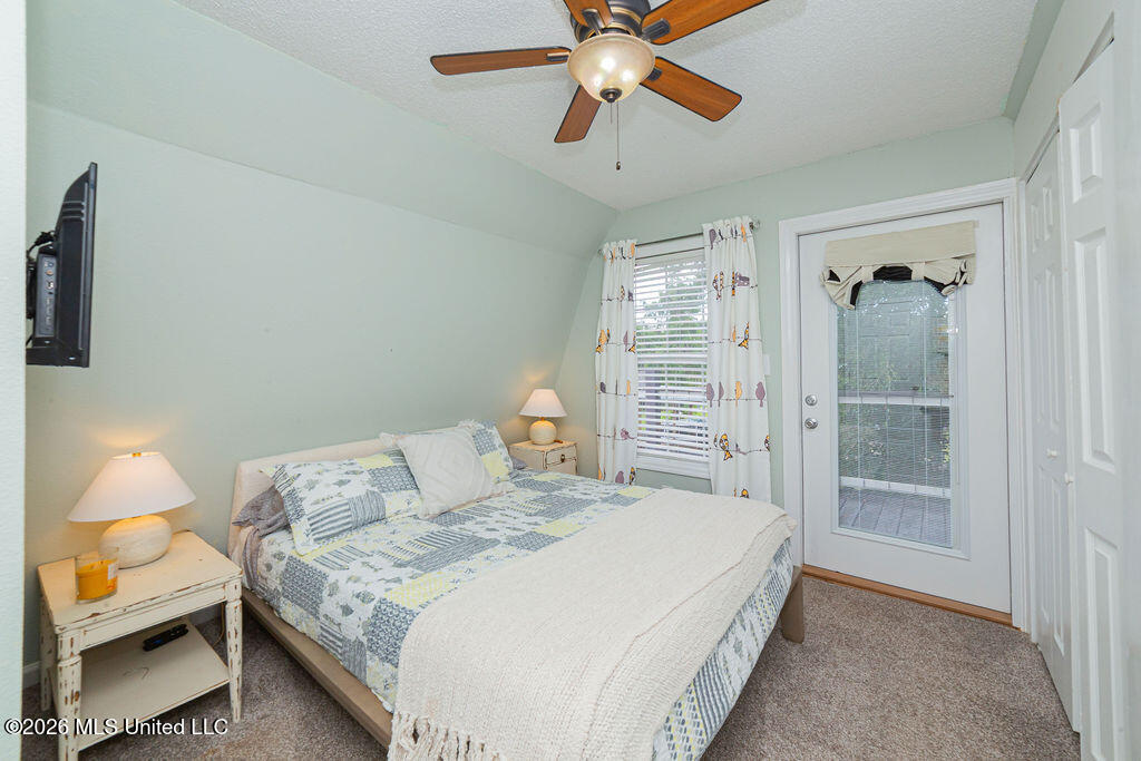6085 Apache Drive Property Photo 6
