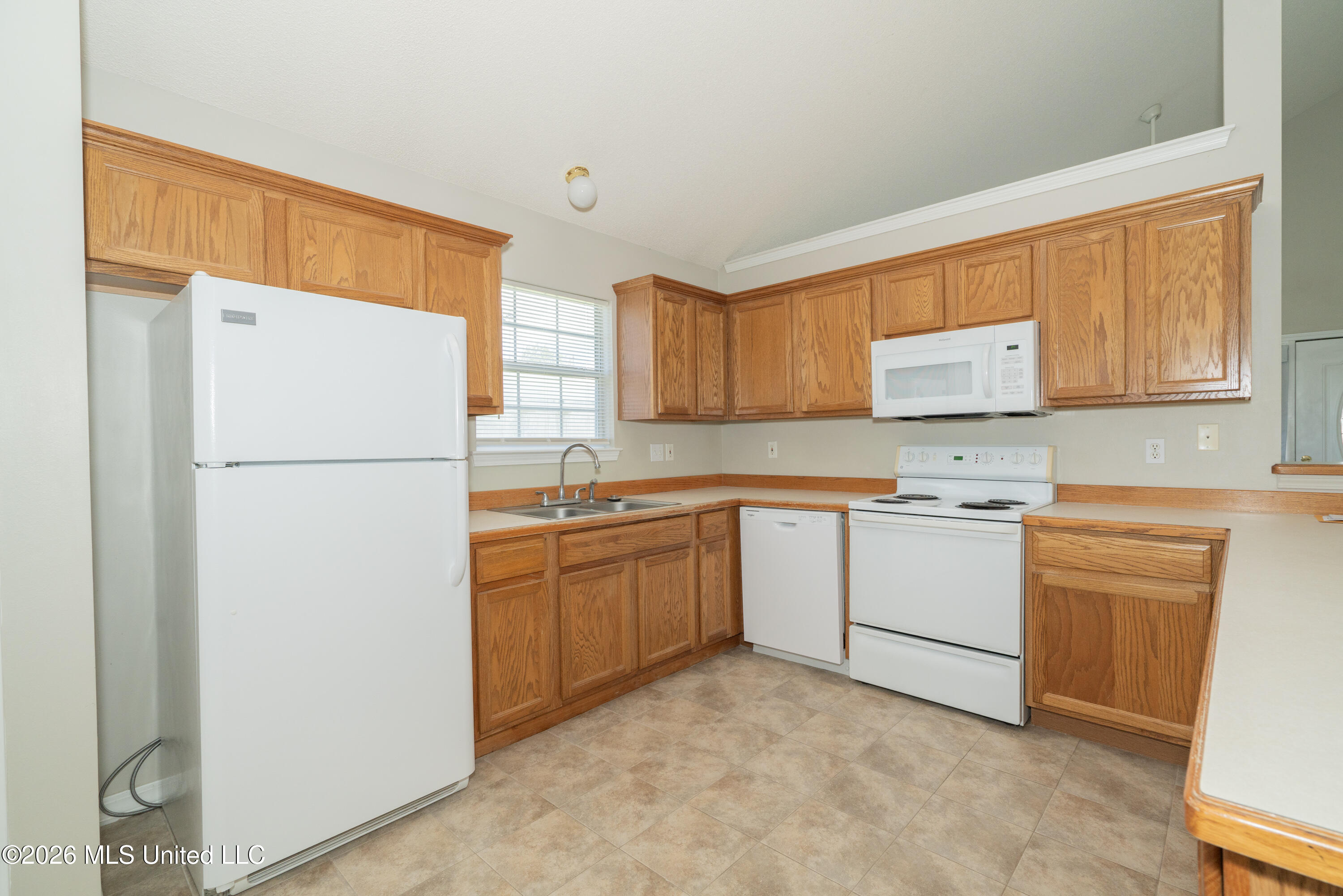 18035 Allen Road Property Photo 5