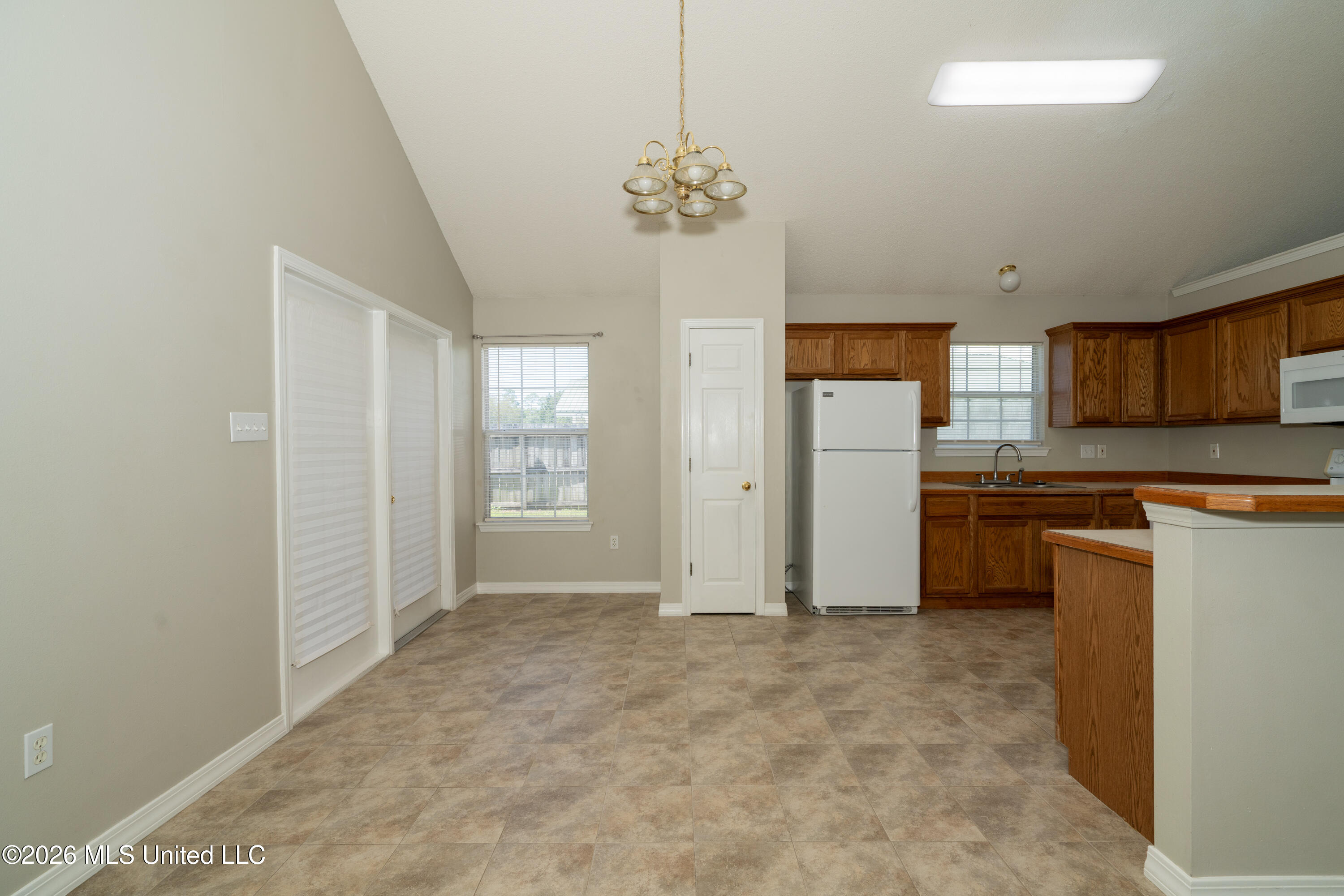 18035 Allen Road Property Photo 6