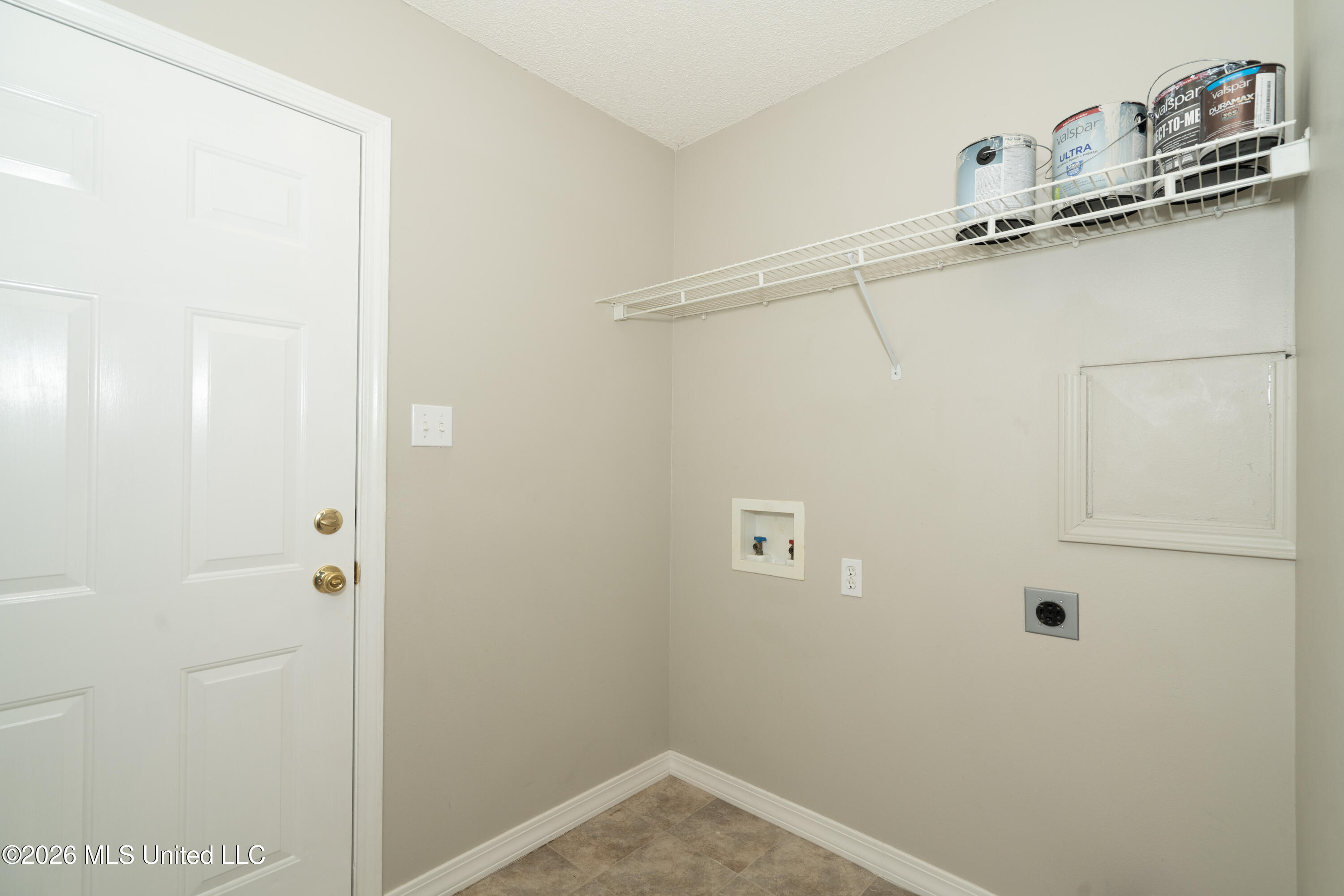 18035 Allen Road Property Photo 11