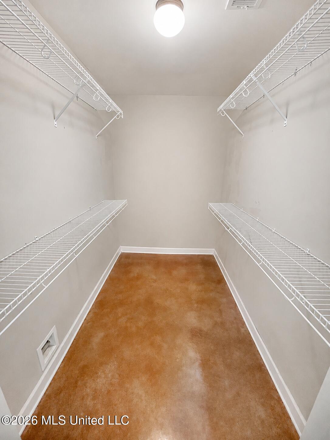 3944 Long Fence Drive Property Photo 6