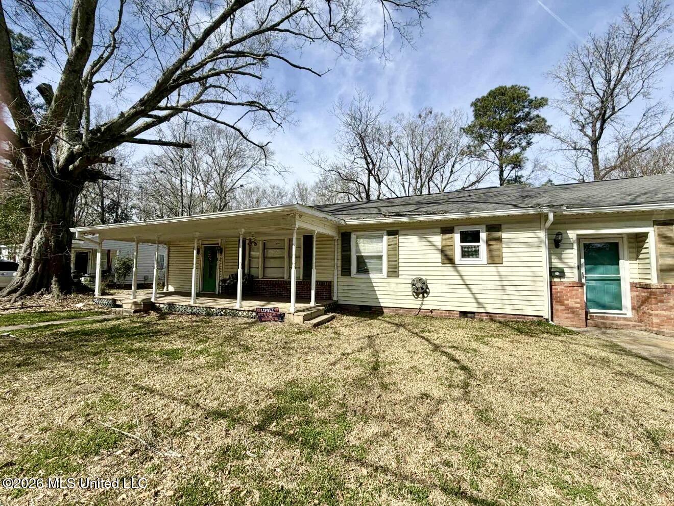 305 Albert Street Property Photo 1