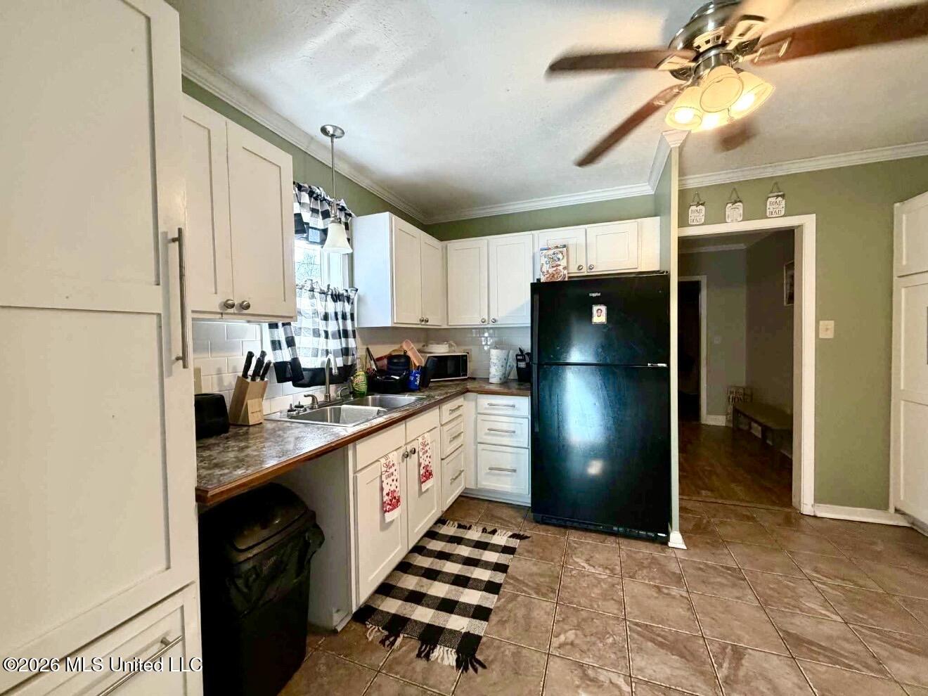 305 Albert Street Property Photo 4