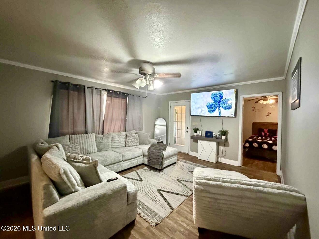 305 Albert Street Property Photo 7