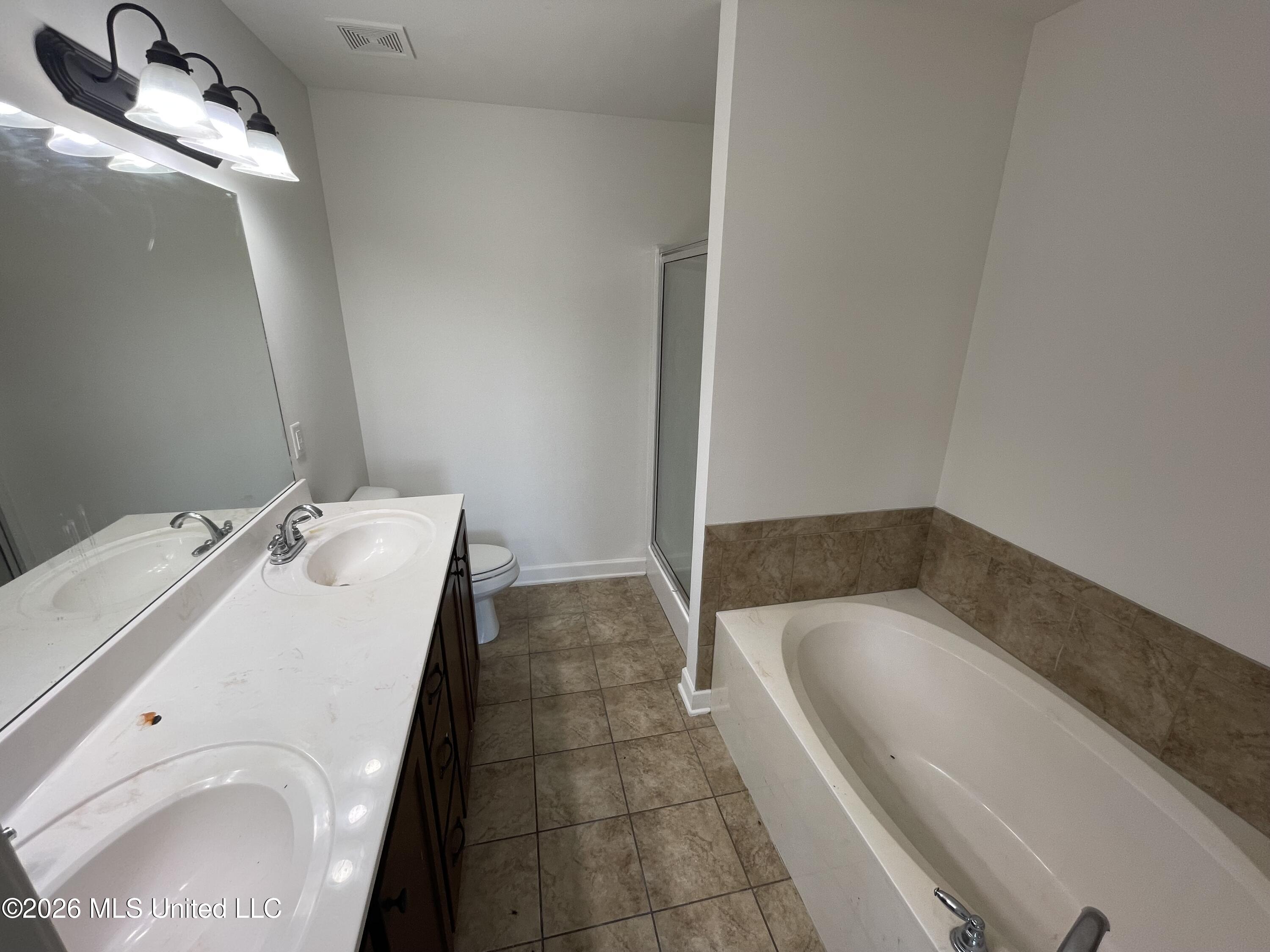 3935 Log Fence Cove Property Photo 5