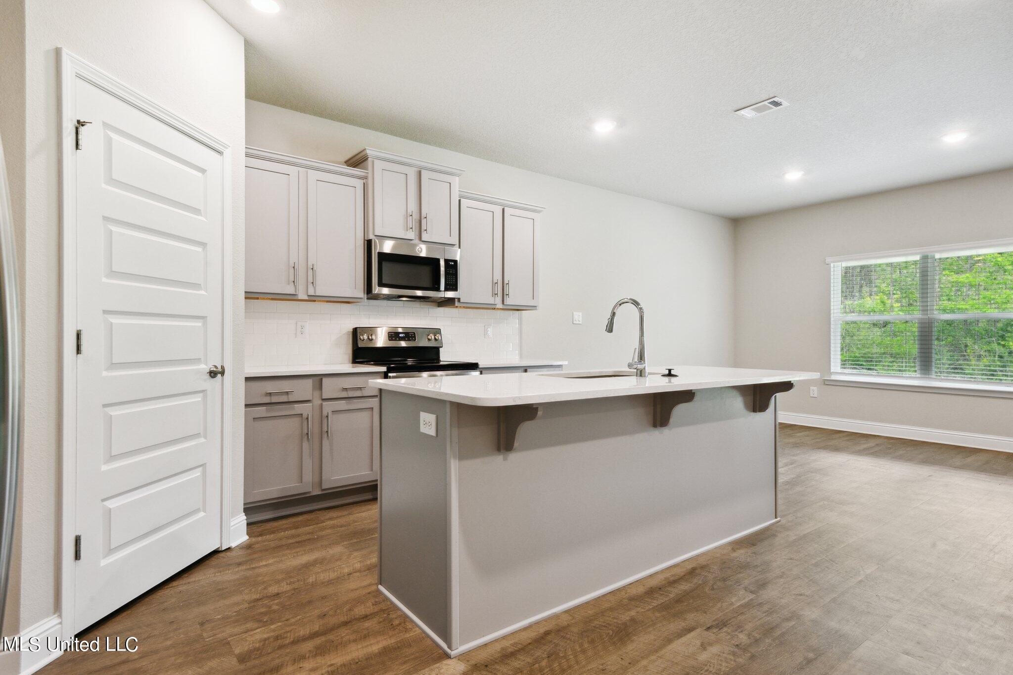 7733 Coral Lane Property Photo 11