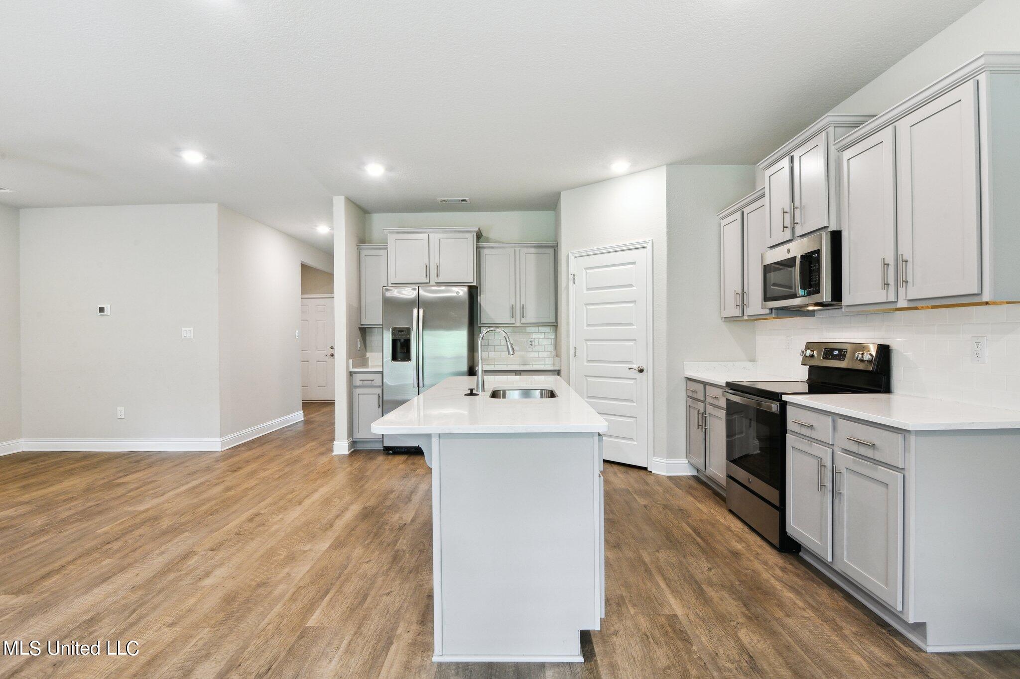 7733 Coral Lane Property Photo 12