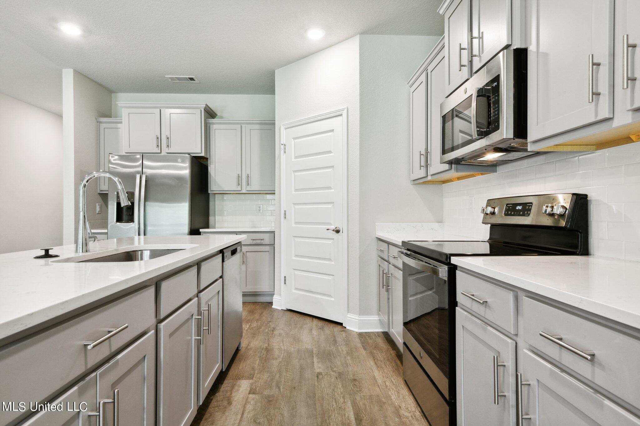 7733 Coral Lane Property Photo 14