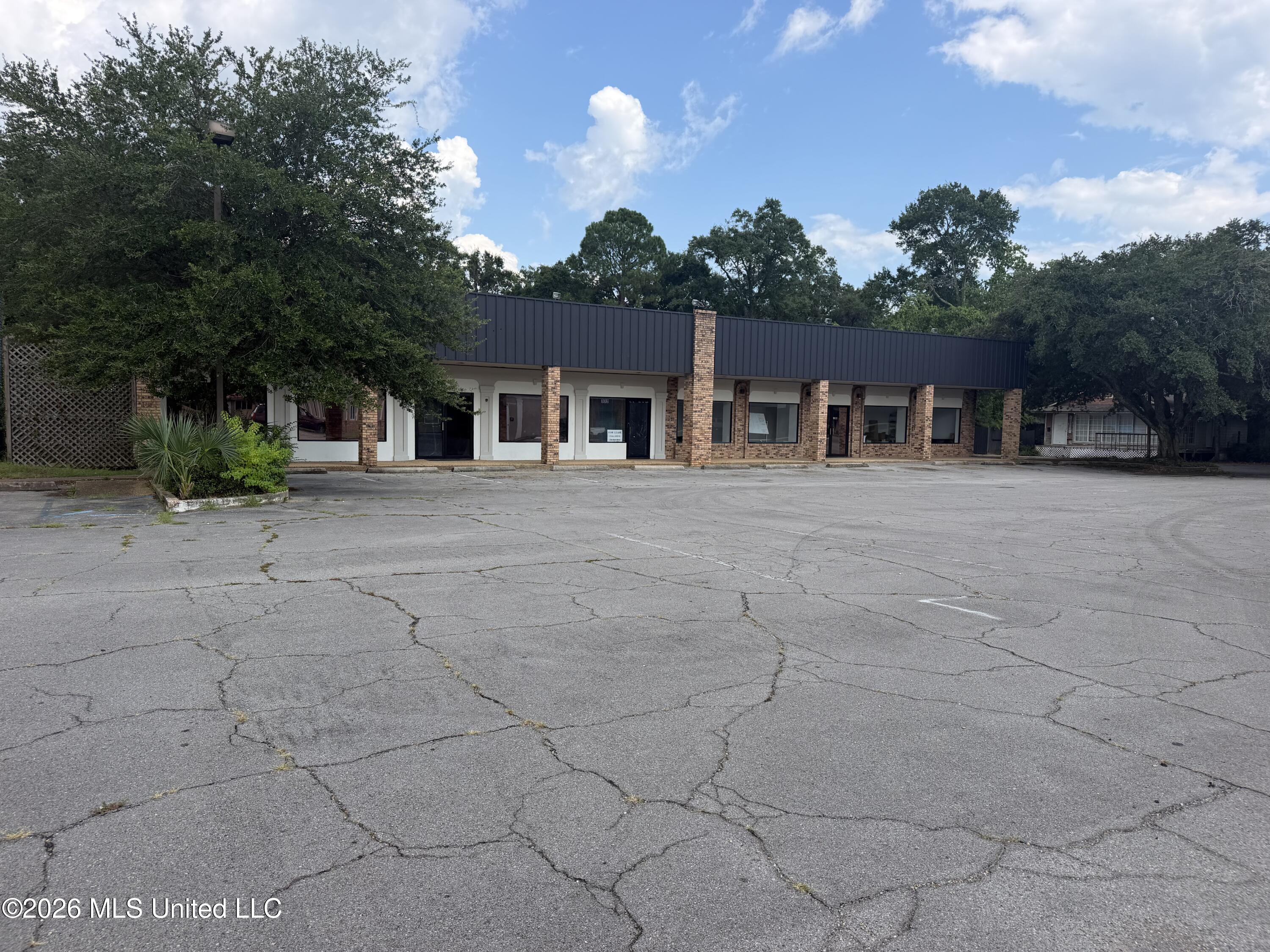 330 Courthouse Road Property Photo 2