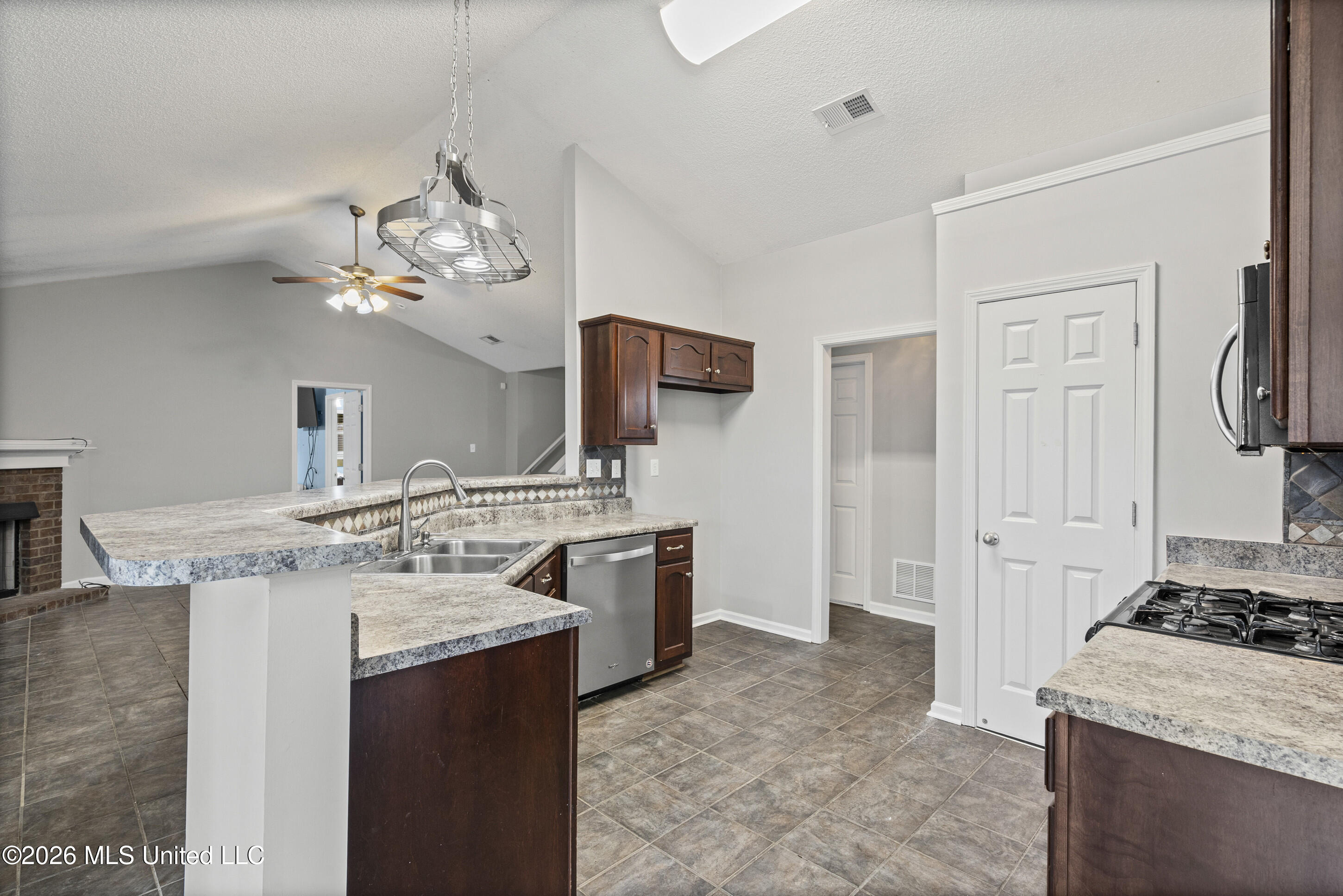 10481 Rhapsody Cove Property Photo 8