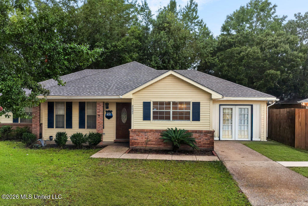 2625 Beachview Drive Property Photo 2
