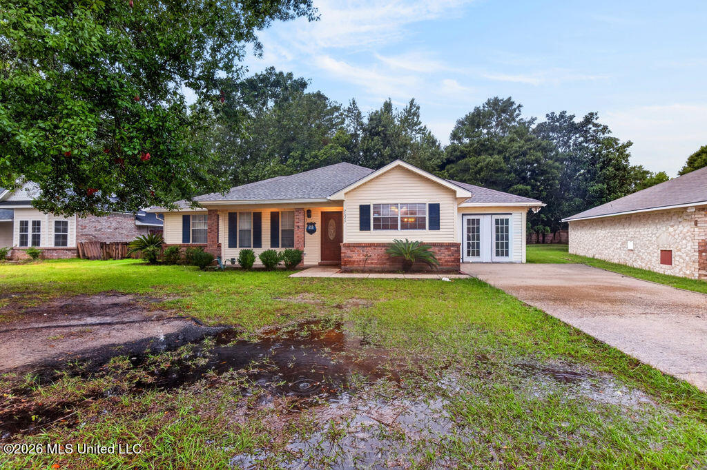 2625 Beachview Drive Property Photo 3