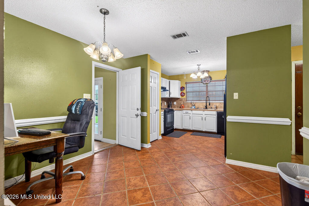 2625 Beachview Drive Property Photo 10