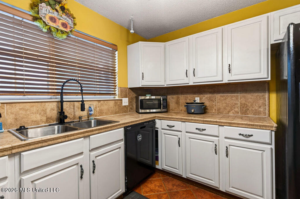 2625 Beachview Drive Property Photo 15