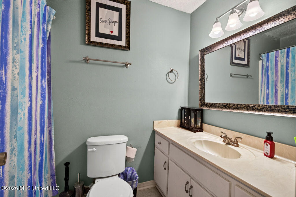 2625 Beachview Drive Property Photo 24